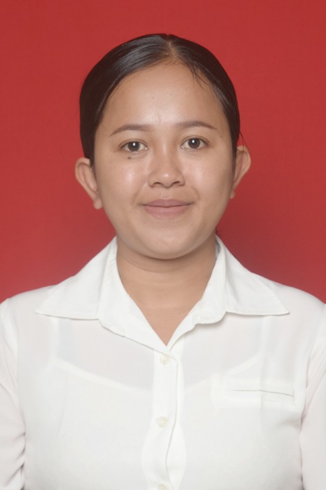 <center>Guru<br>Ni Luh Putu Titi Rahayuni</center>